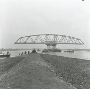 Spoorbrug bij Westervoort