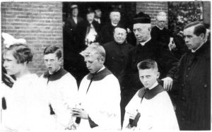 Pastoor Slinger: parochie Giesbeek